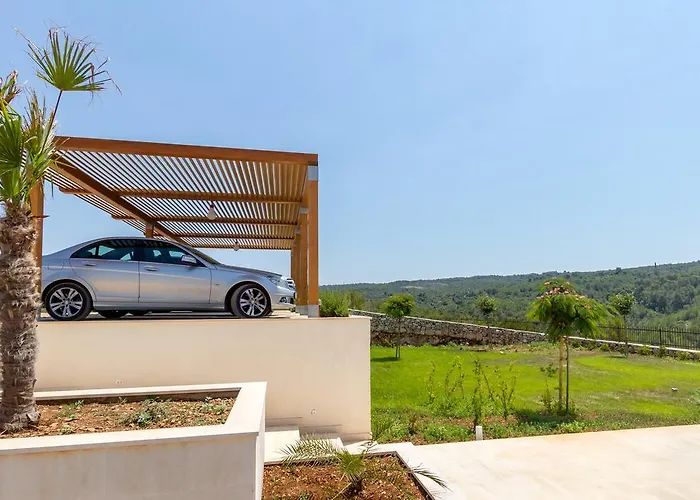 Amalia Zastražišće