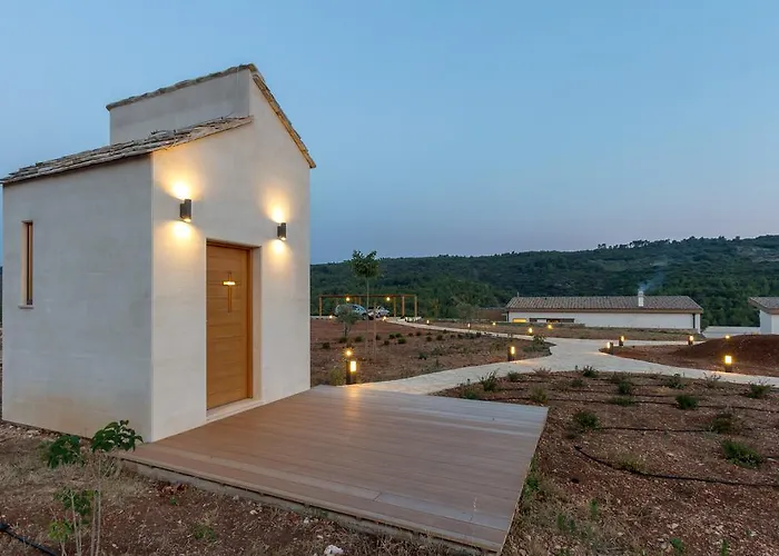 Amalia * Zastražišće