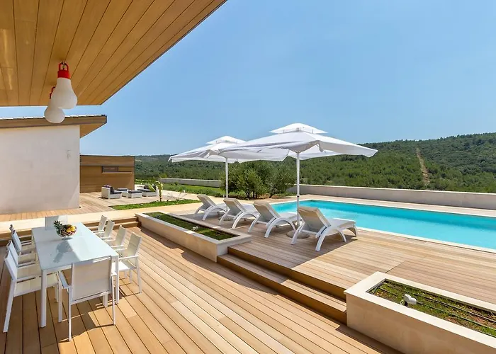 Amalia Zastražišće