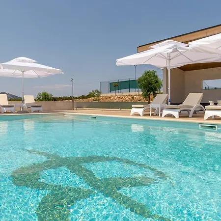 Amalia فيلة Zastražišće