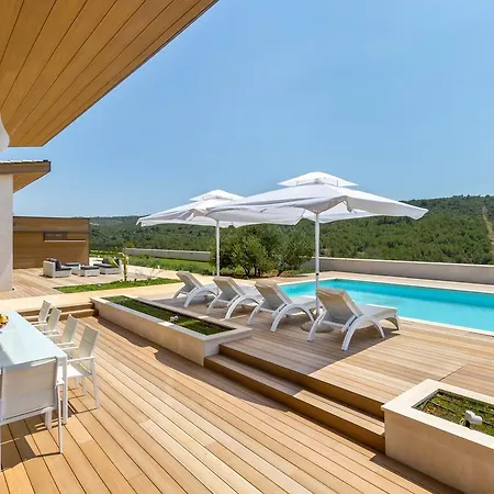 Amalia Zastražišće